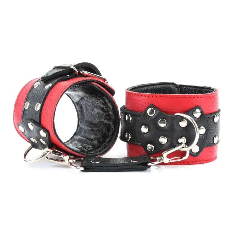 наручники из красно-черной кожи с пряжкой 51013ars в Симферополе