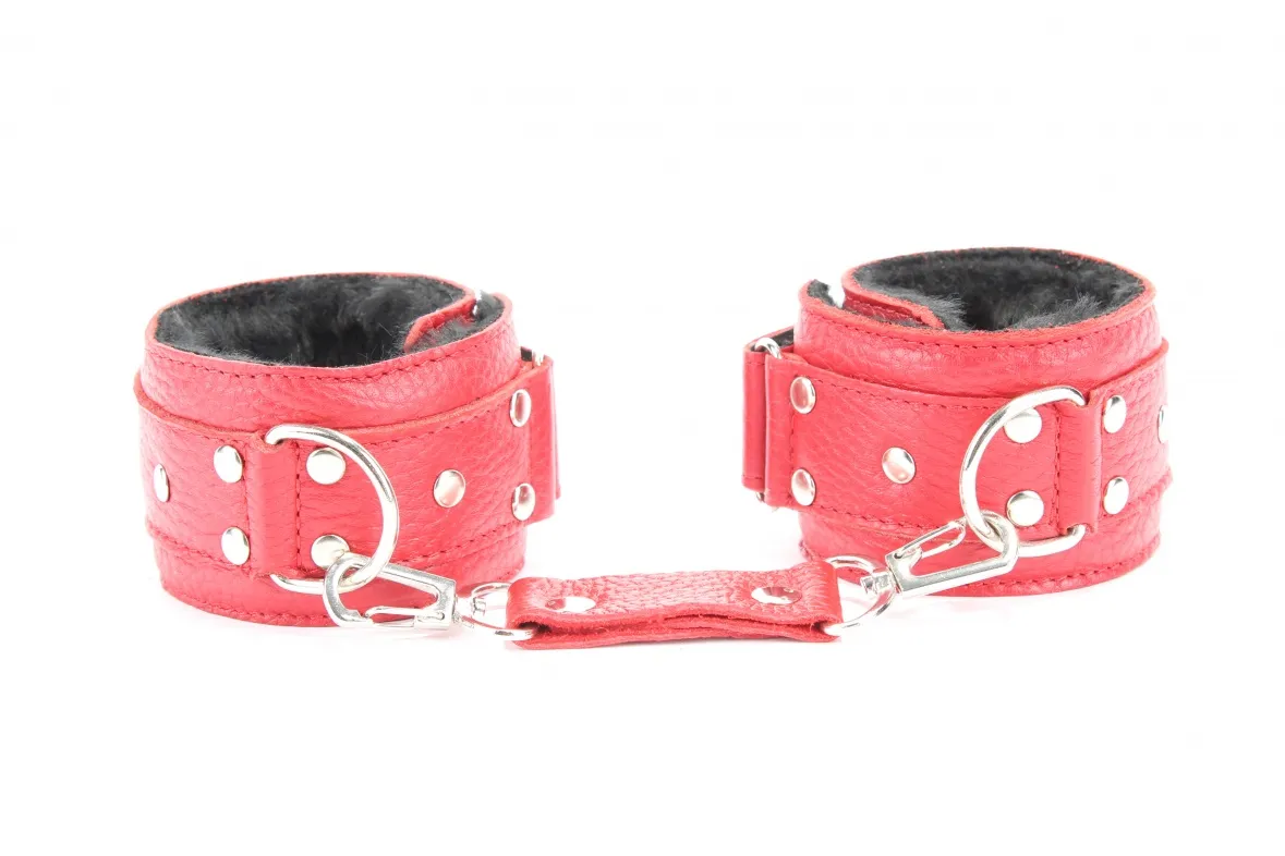 наручники  с мехом красные 51008ars в Симферополе