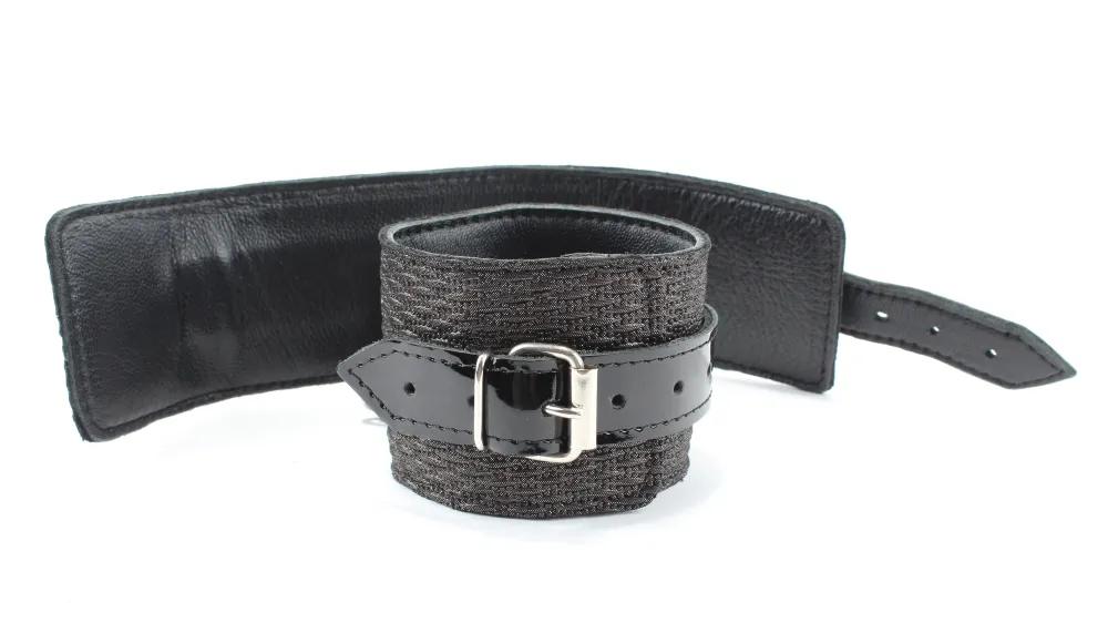 наручники из натуральной кожи с тиснением 51027ars в Симферополе