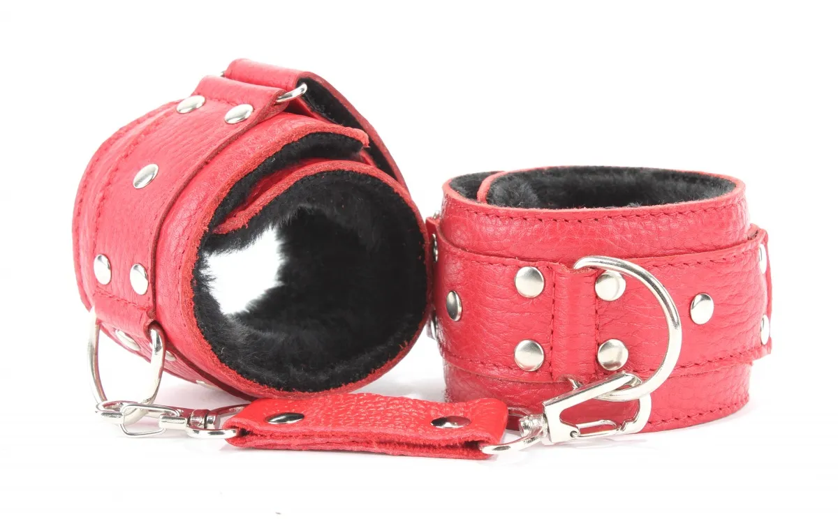наручники  с мехом красные 51008ars в Симферополе