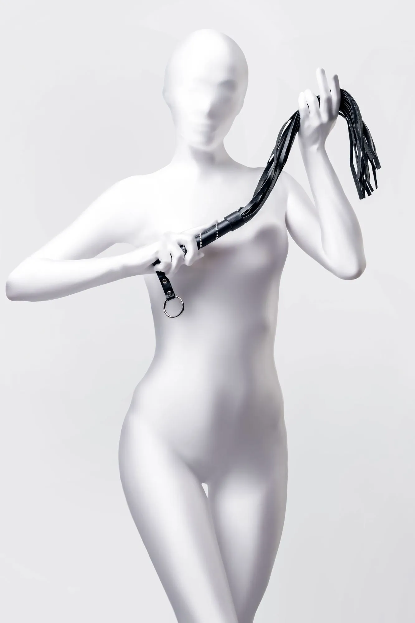 флоггер anonymo #0005, pu кожа, черный, 64 см в Симферополе