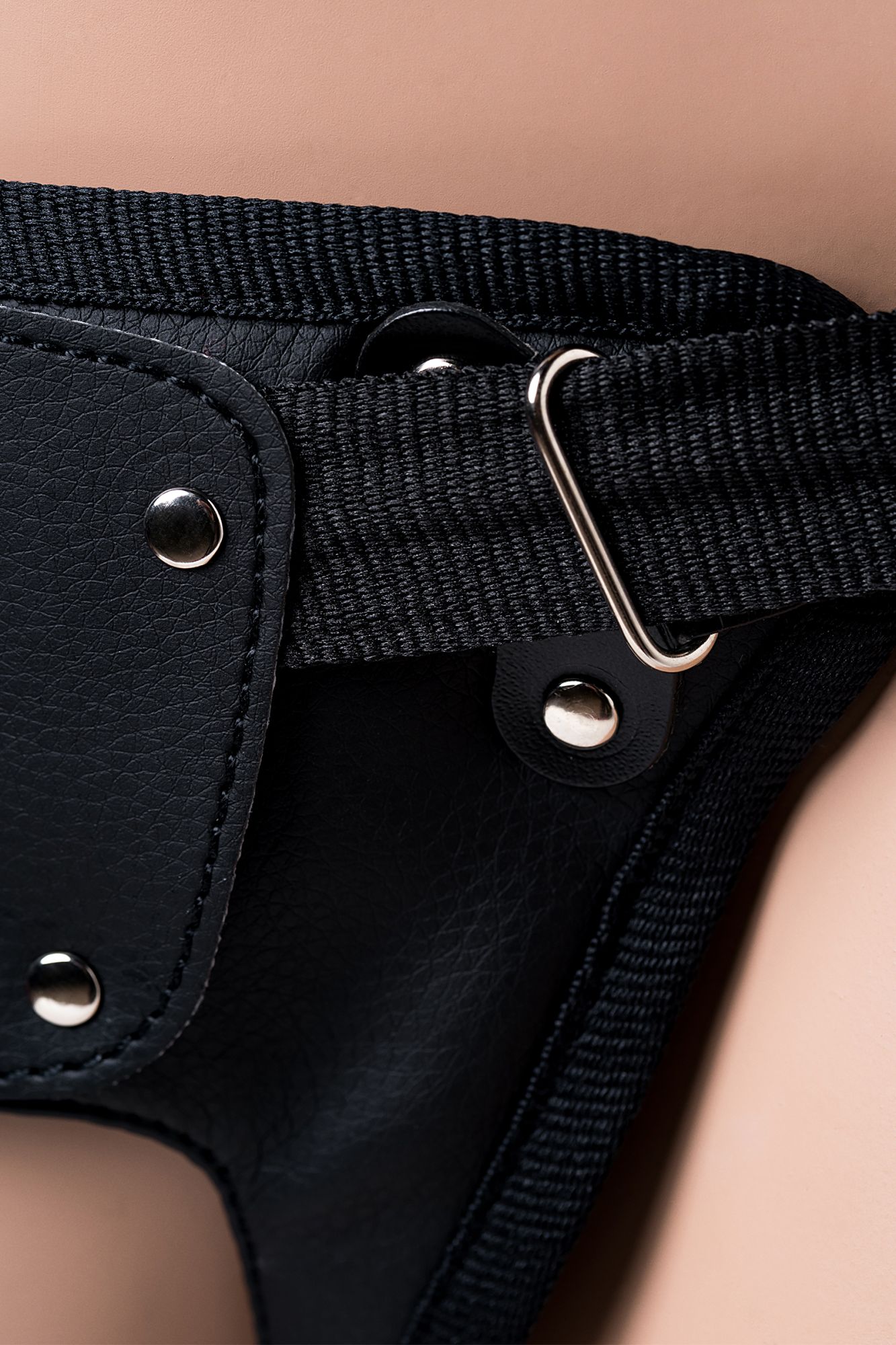страпон на креплении lovetoy с поясом harness, реалистичный, neoskin, телесный, 20 см в Симферополе