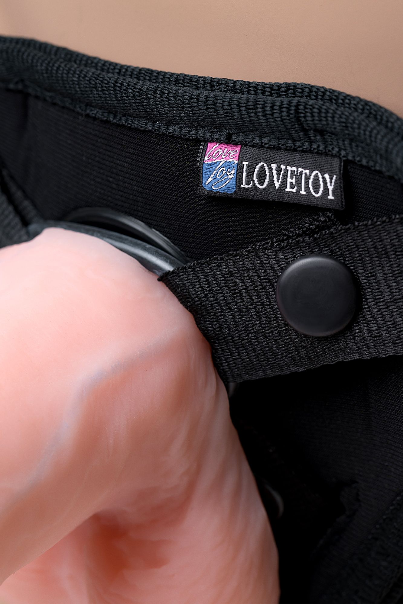 страпон на креплении lovetoy uni strap 7" harness best of all, телесный в Симферополе