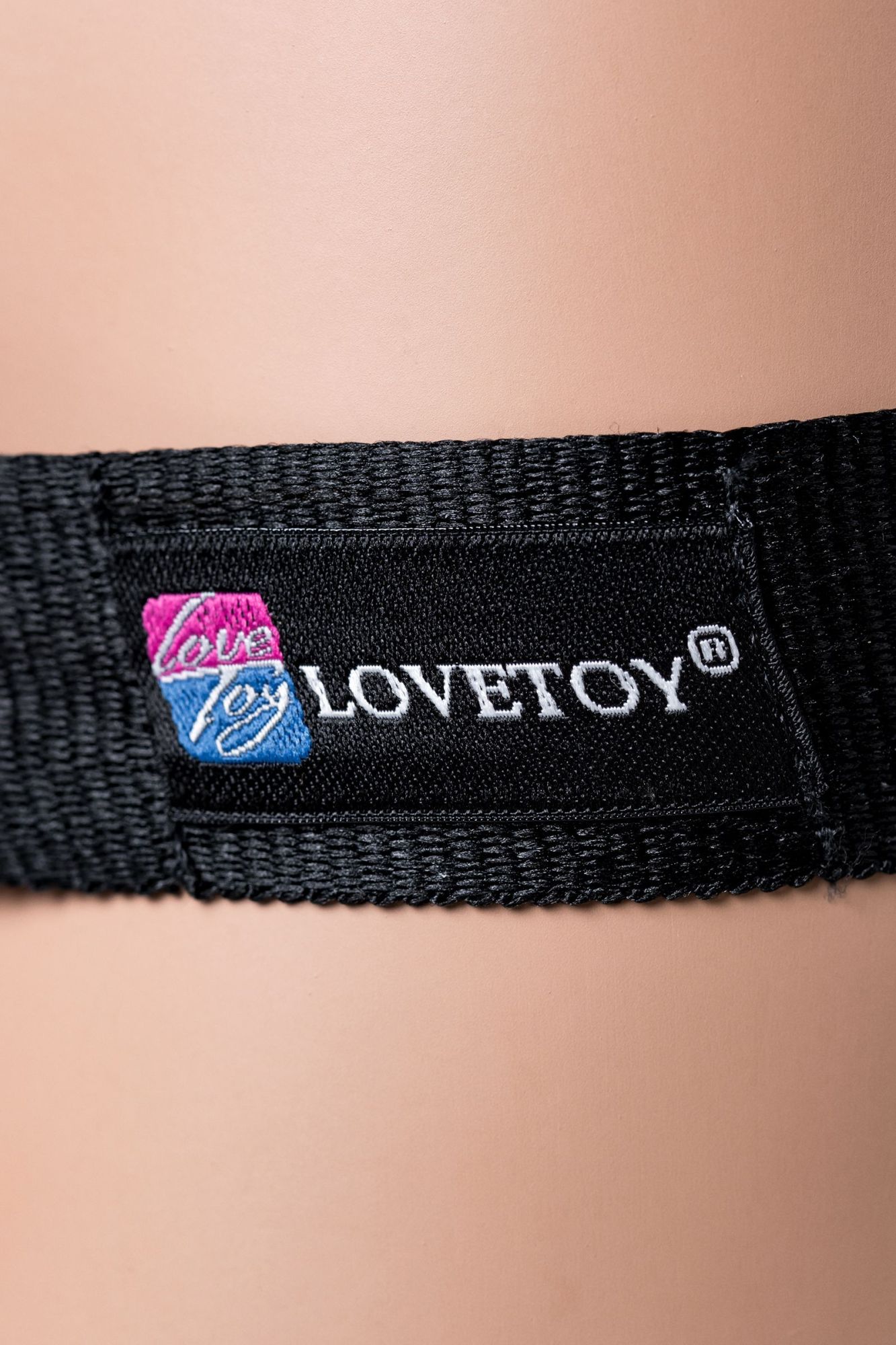 страпон lovetoy lesbian series с поясом harness, телесный в Симферополе